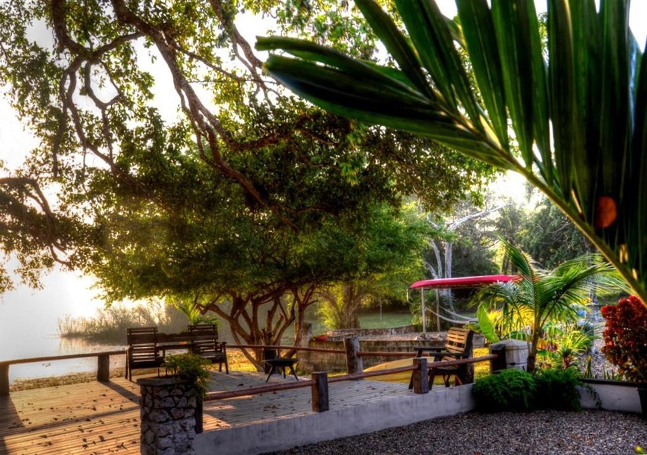 Crooкed Tree Lodge Belize Crooked Tree Extérieur photo